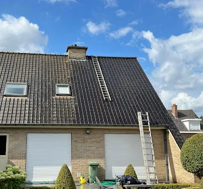 Image de Dessoy rénov nettoyage toiture demoussage hydrofuge réparation fuite peinture corniche HUY